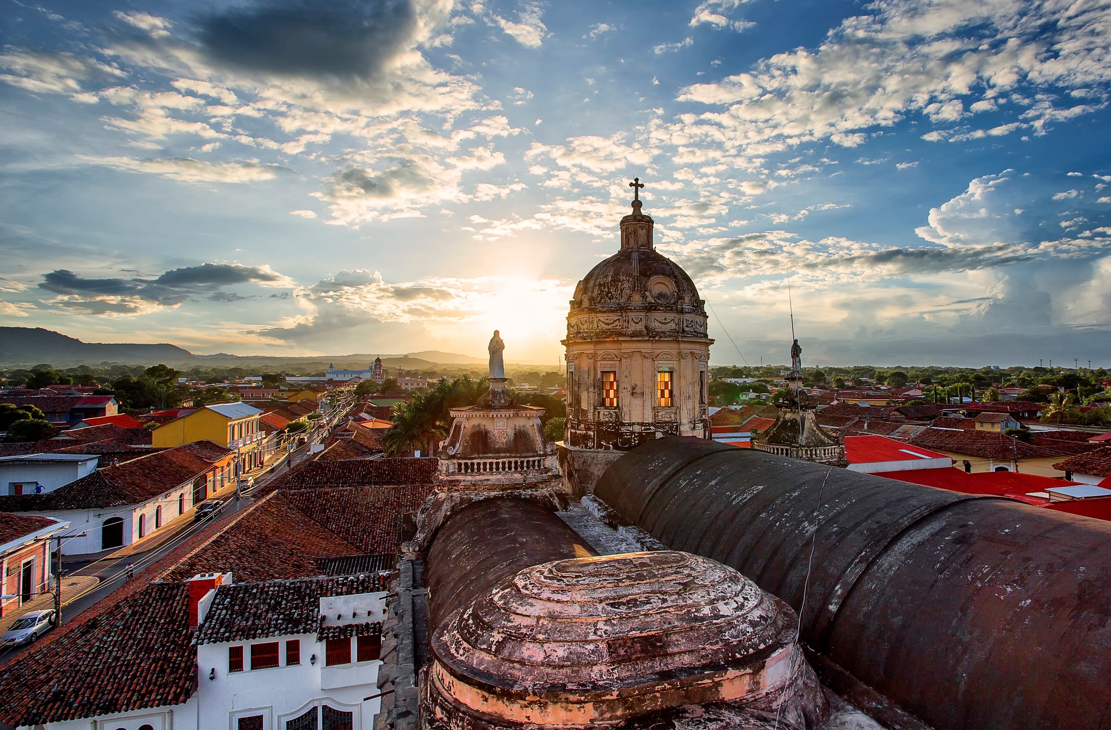 (Combo 6 in 1) Colonial Granada + Masaya Volcano & Culture